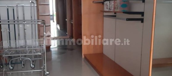 Коммерческая недвижимость с 3 комнатами в Остилья, Италия № 6408 6