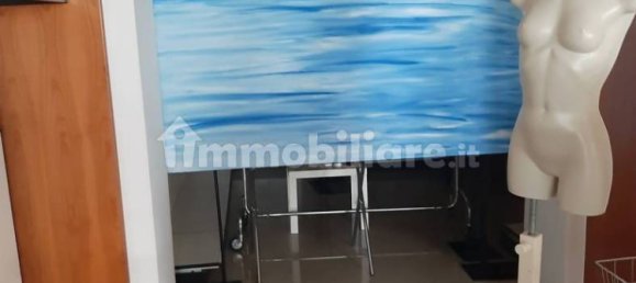 Коммерческая недвижимость с 3 комнатами в Остилья, Италия № 6408 7