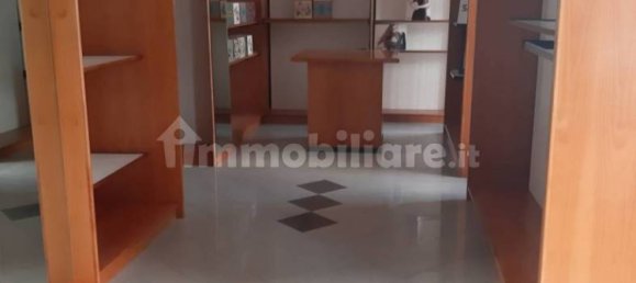 Коммерческая недвижимость с 3 комнатами в Остилья, Италия № 6408 2