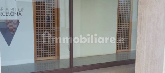 Коммерческая недвижимость с 3 комнатами в Остилья, Италия № 6408 13