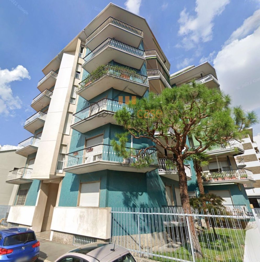 4 bedrooms Apartment in Castellanza, Italy No. 361279