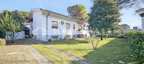 Villa de 11 habitaciónes en Udine, Italy No. 37586 3