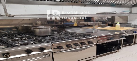 Gewerbliche Immobilie in Roses, Spain 291m², Nr. 136055 11