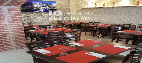 Gewerbliche Immobilie in Roses, Spain 291m², Nr. 136055 8