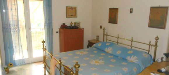 Квартира с 3 комнатами в Неаполь, Италия № 35694 21