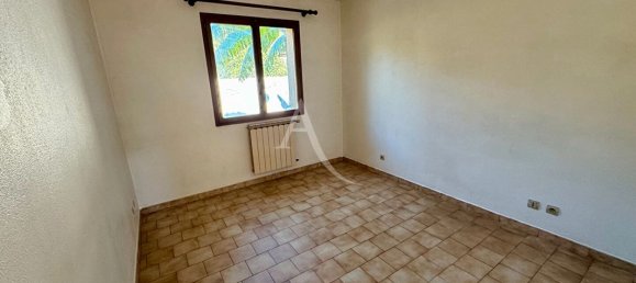 5 bedrooms Villa in Gard, France No. 290336 9