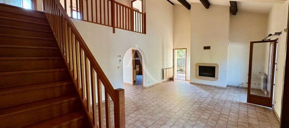 5 bedrooms Villa in Gard, France No. 290336 3