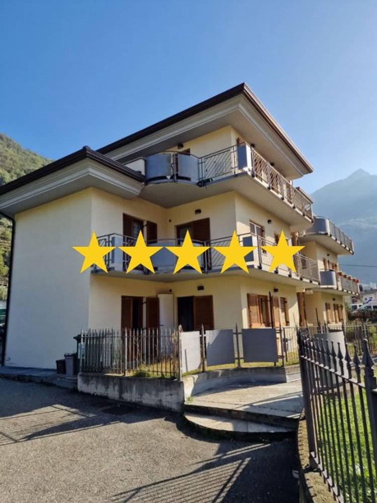 3 bedrooms Apartment in Donnas, Italy No. 380930