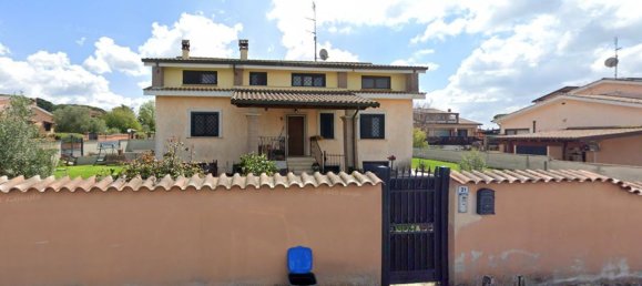 4 rooms Apartment in Rome, Italy No. 194446 2