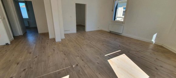 4 Schlafzimmer Wohnung in Wuppertal, Germany, Nr. 242035 3