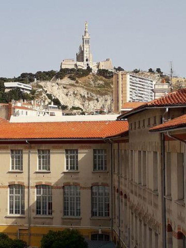 2 bedrooms Condo in Marseille, France No. 5167