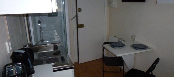 Studio in Paris, France No. 329082 4