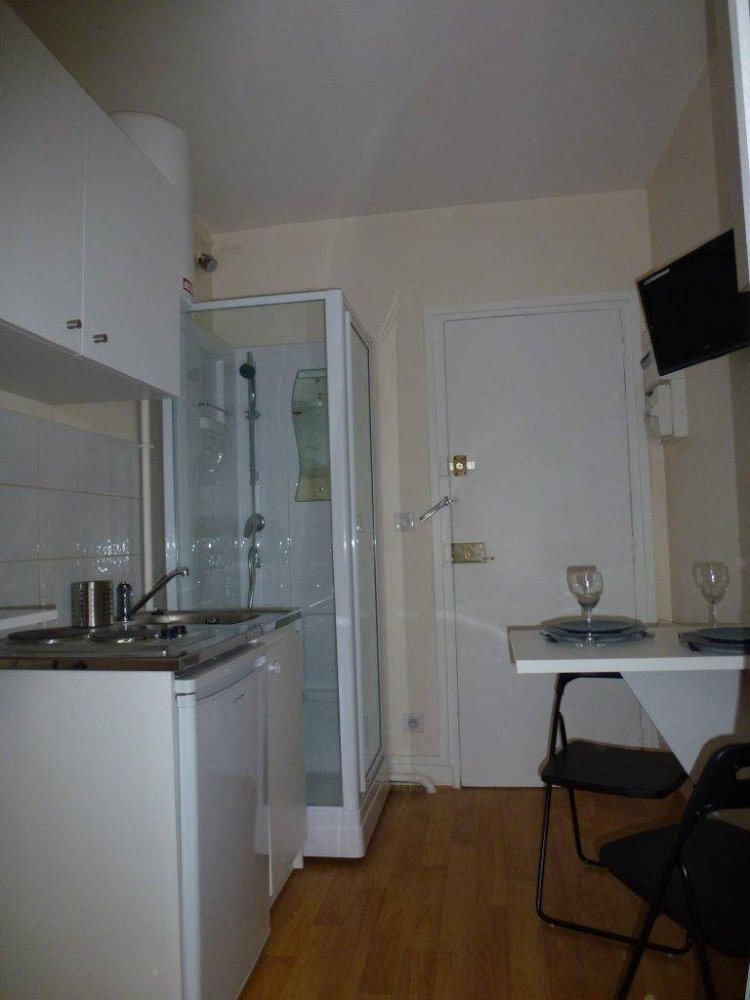 Studio in Paris, France No. 329082