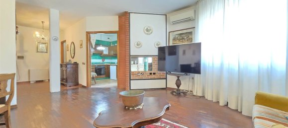 11-salle Maison à Camaiore, Italy No. 211010 3