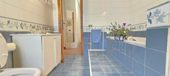 11-salle Maison à Camaiore, Italy No. 211010 24