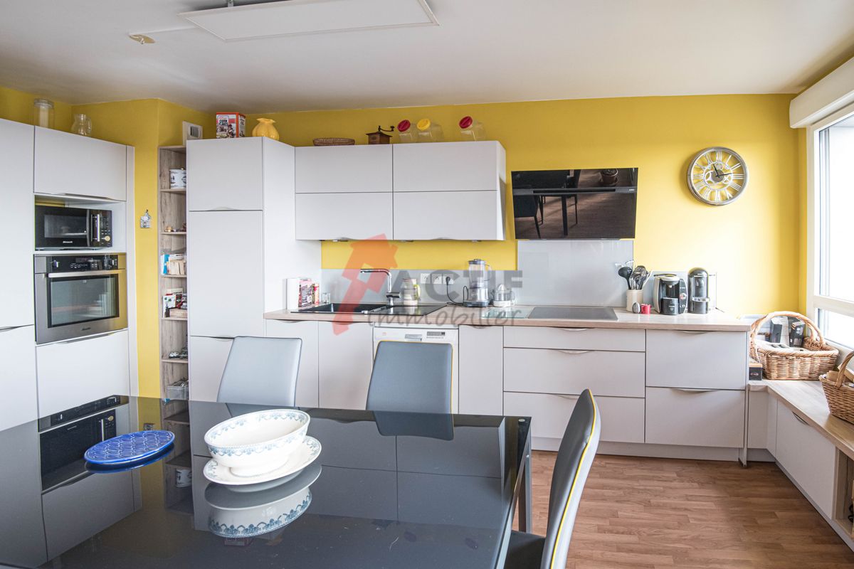 3 bedrooms Duplex in Evry, France No. 175069