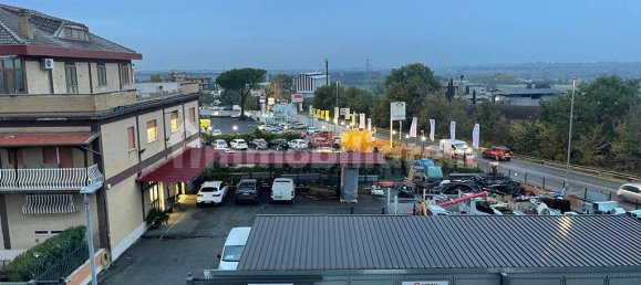 2-salle Entrepôt à Monte Compatri, Italy No. 111635 4