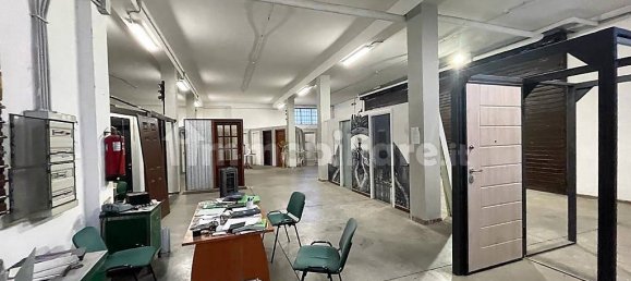 2-salle Entrepôt à Monte Compatri, Italy No. 111635 12