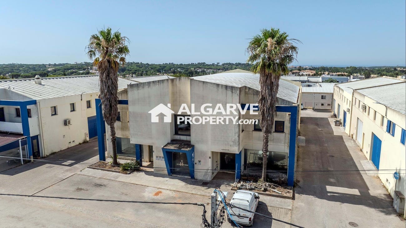 Коммерческая недвижимость 513м² в Картейра, Португалия № 311678