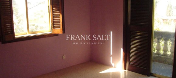 4 bedrooms Villa in Attard, Malta No. 3349 4