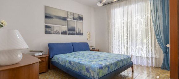 Apartamento de 4 dormitorios en Sirolo, Italy No. 345728 2