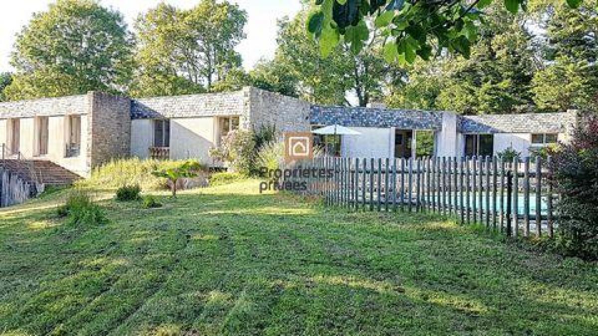 6 bedrooms House in Sarzeau, France No. 7530