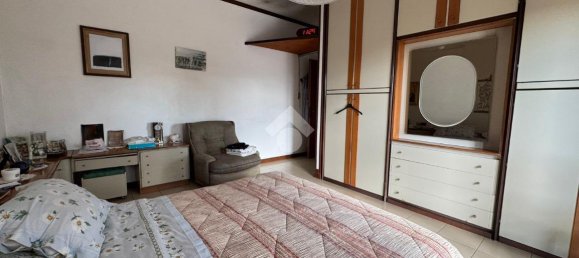 4 rooms Apartment in Salerno, Italy No. 4660 18