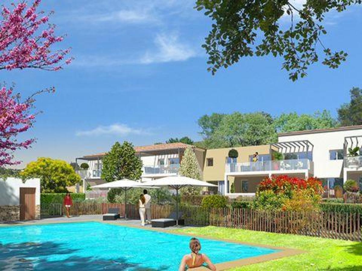 2 bedrooms Condo in Nimes, France No. 25972