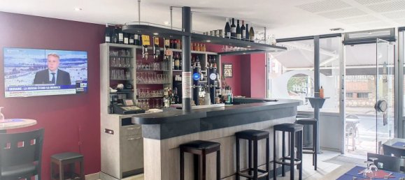 Propiedad comercial en Montargis, France No. 69866 2