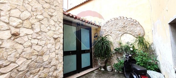 2 Schlafzimmer Haus in Casoria, Italy, Nr. 121998 30