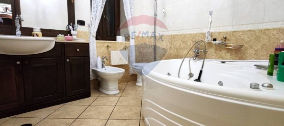 2 Schlafzimmer Haus in Casoria, Italy, Nr. 121998 23