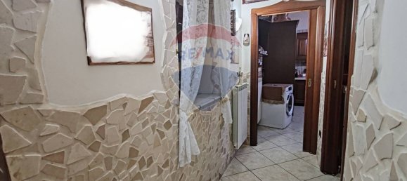 2 Schlafzimmer Haus in Casoria, Italy, Nr. 121998 35