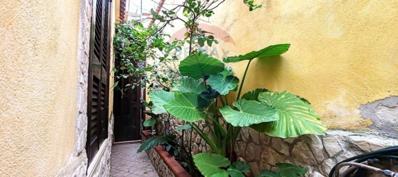 2 Schlafzimmer Haus in Casoria, Italy, Nr. 121998 28