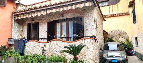 2 Schlafzimmer Haus in Casoria, Italy, Nr. 121998 32