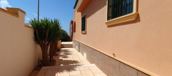 Villa de 4 dormitorios en Ciudad Quesada, Spain No. 176554 21