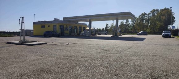 Коммерческая недвижимость с 3 комнатами в Априлия, Италия № 225830 7