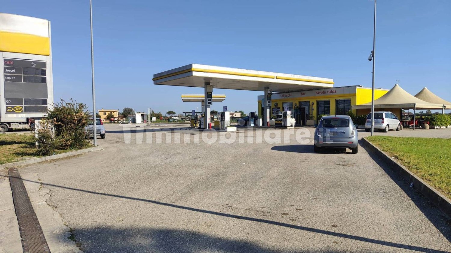 Коммерческая недвижимость с 3 комнатами в Априлия, Италия № 225830