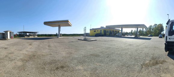 Коммерческая недвижимость с 3 комнатами в Априлия, Италия № 225830 6