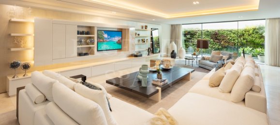 6 bedrooms Villa in Marbella, Spain No. 251099 4