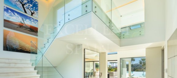 6 bedrooms Villa in Marbella, Spain No. 251099 13