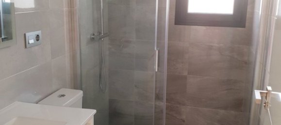 Villa de 3 dormitorios en Pinar De Campoverde, Spain No. 9321 11