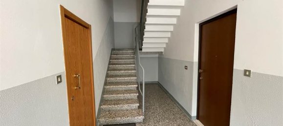 4 rooms Apartment in Ferrara, Italy No. 360162 3
