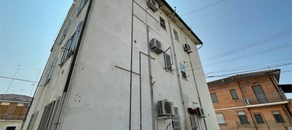 4 rooms Apartment in Ferrara, Italy No. 360162 2