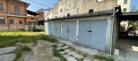 4 rooms Apartment in Ferrara, Italy No. 360162 12