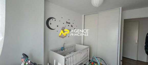 2 bedrooms Apartment in Bezons, France No. 172814 8