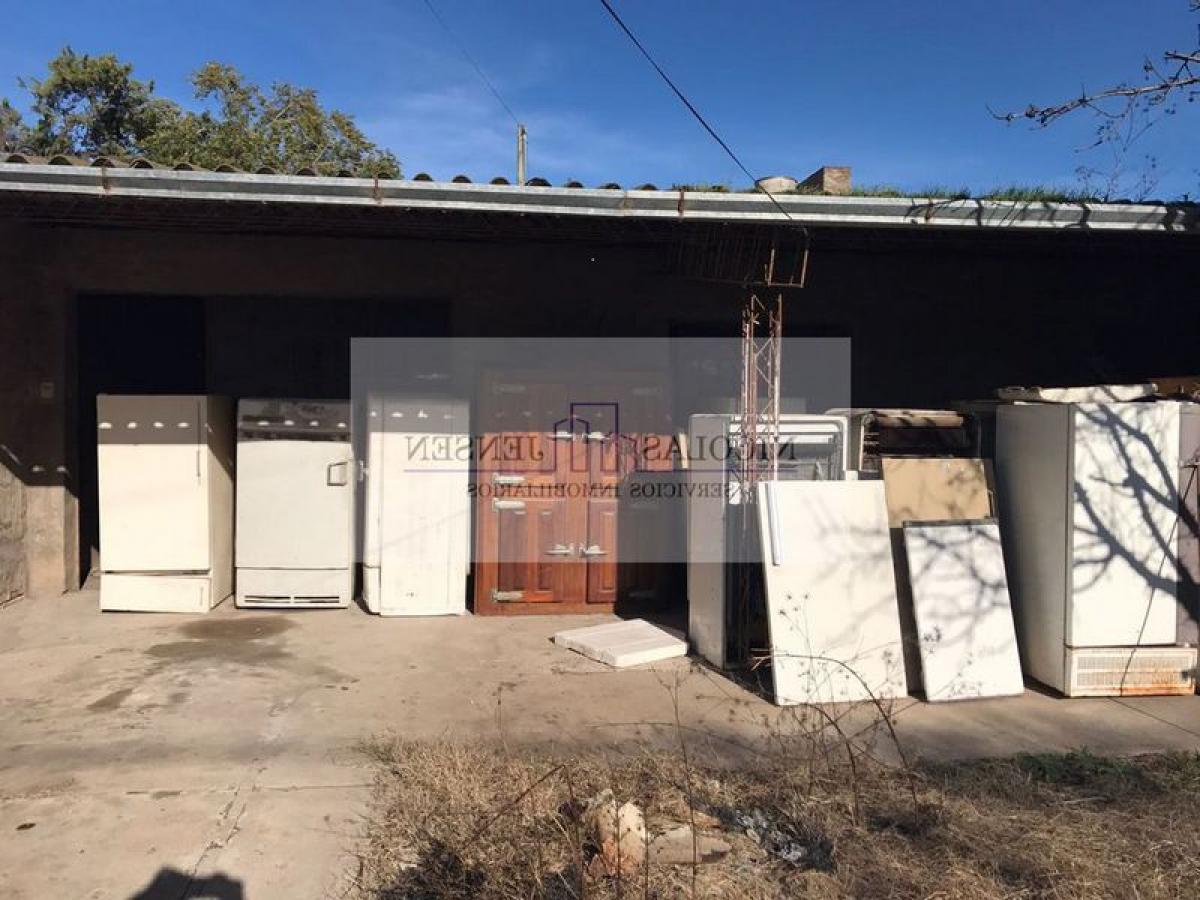 250m² Building in Buenos Aires, Argentina No. 108132