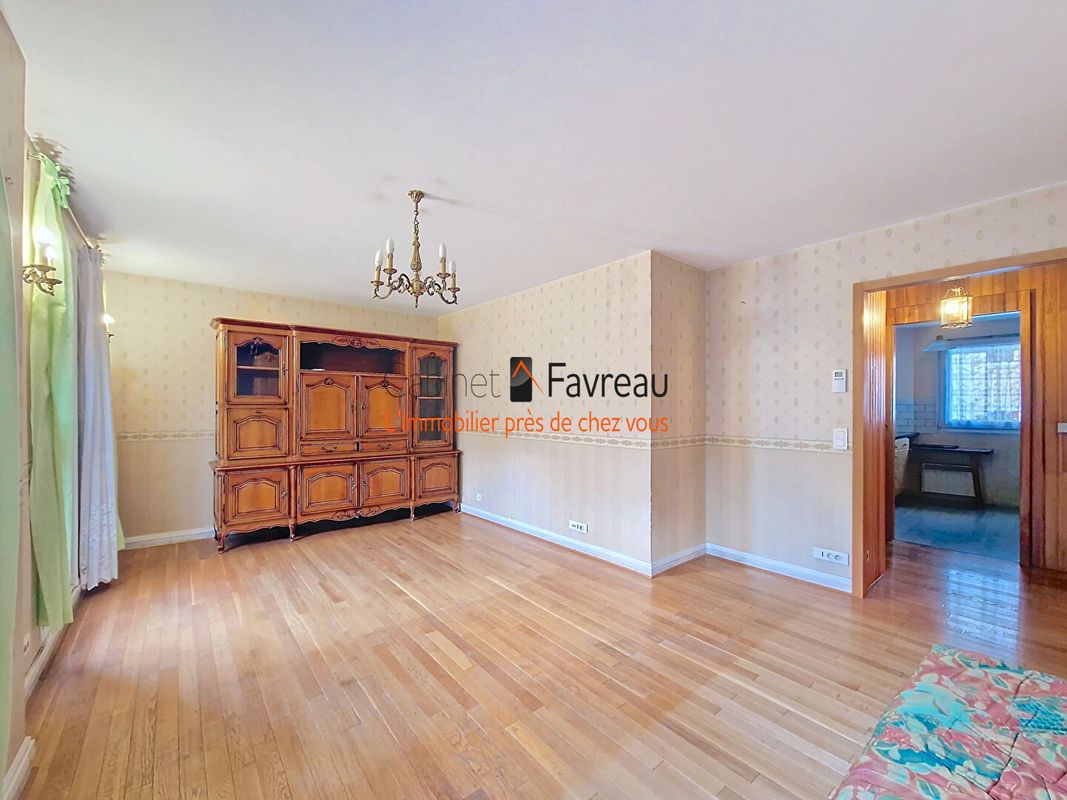 3 bedrooms Apartment in Fresnes, France No. 162801