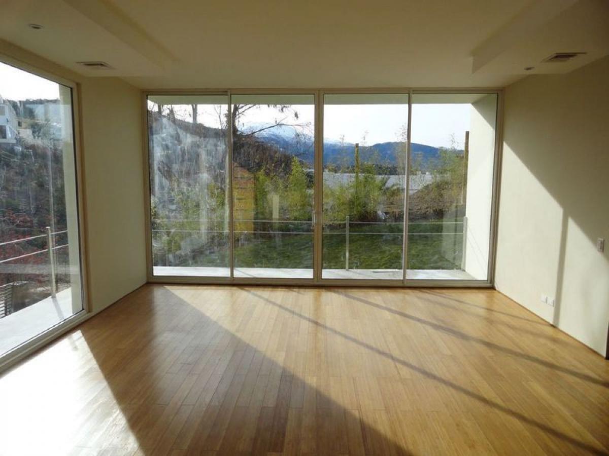 4 bedrooms House in Santiago, Chile No. 2048