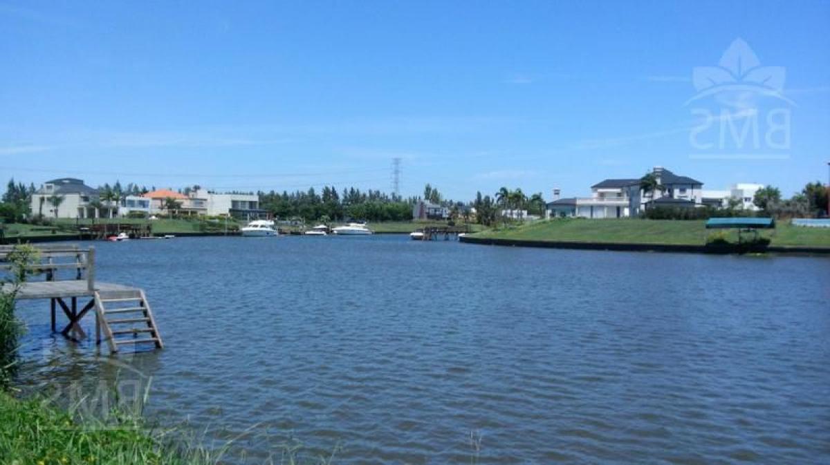  Land in Tigre, Argentina No. 121613