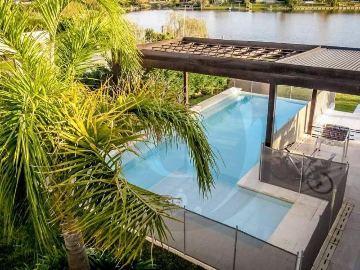 3 bedrooms House in Tigre, Argentina No. 83626